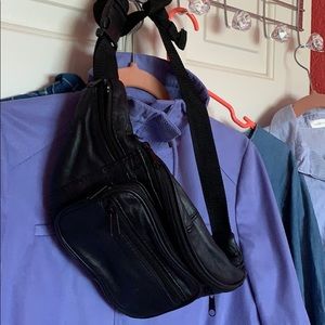Black fanny pack